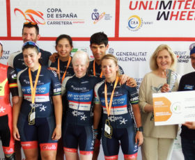 La CDPDAUV premia al equipo ganador del I Gran Premio de Ciclismo Adaptado de Valencia